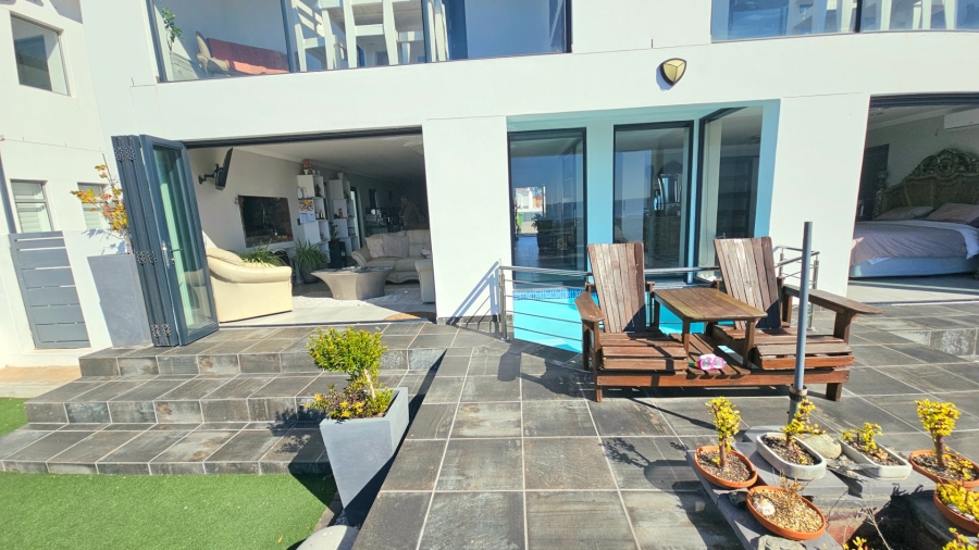 5 Bedroom Property for Sale in Sandy Point Beach Estate Western Cape